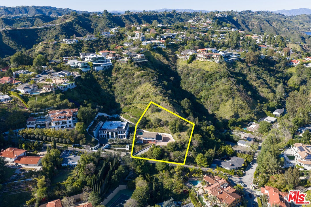 1181 Somera Rd