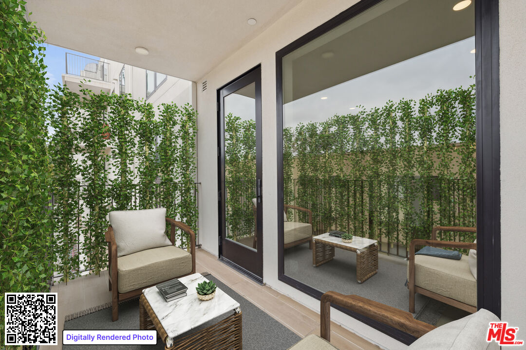 505 S Barrington Ave Unit: 104