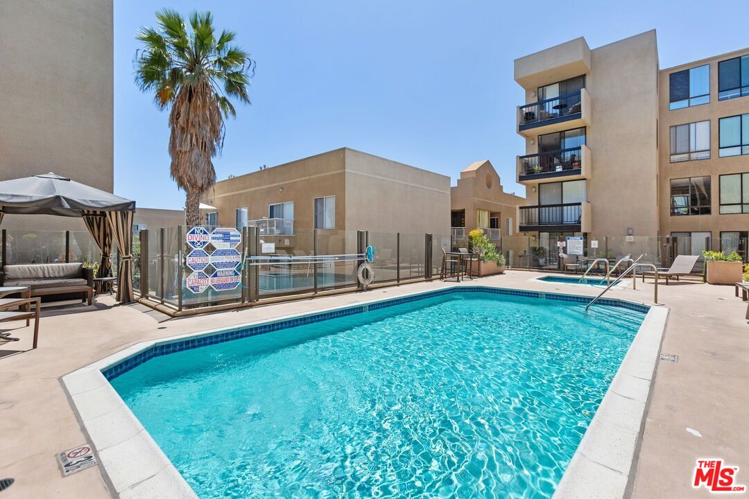 7320 Hawthorn Ave Unit: 401