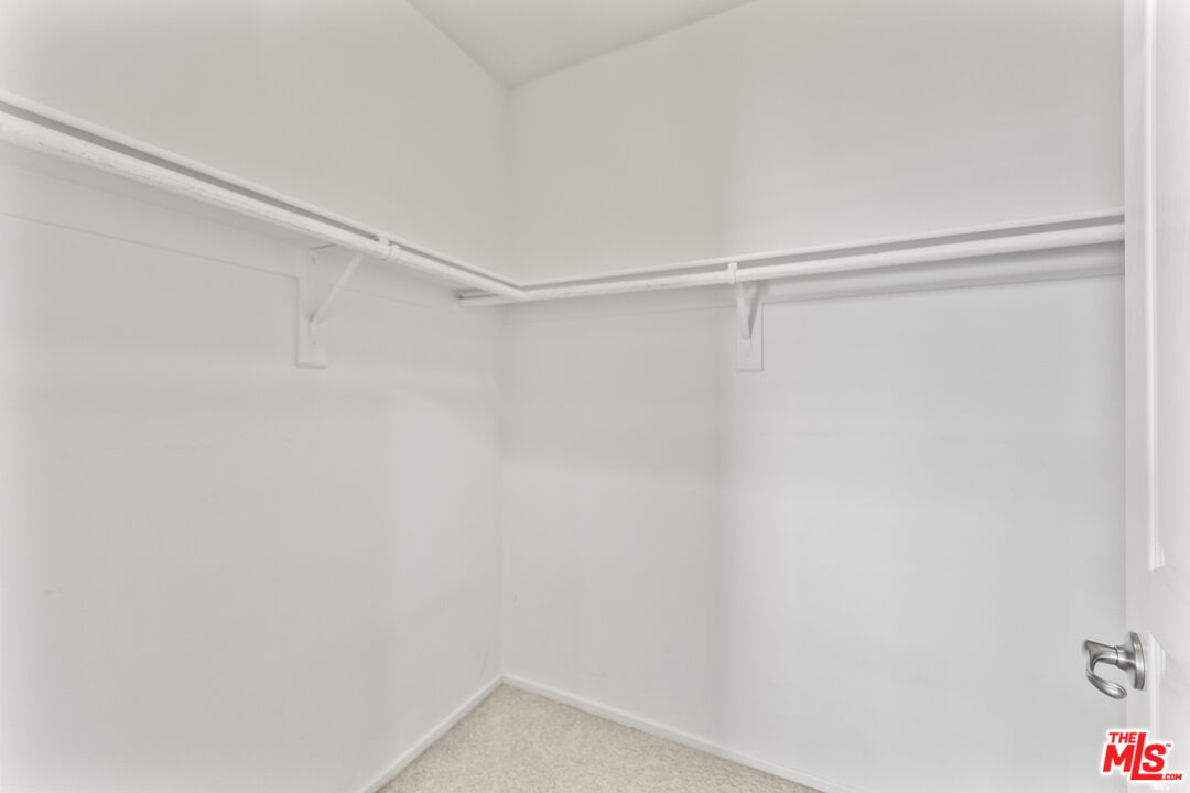 7320 Hawthorn Ave Unit: 401