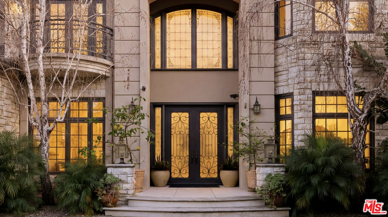 1202 San Vicente Blvd