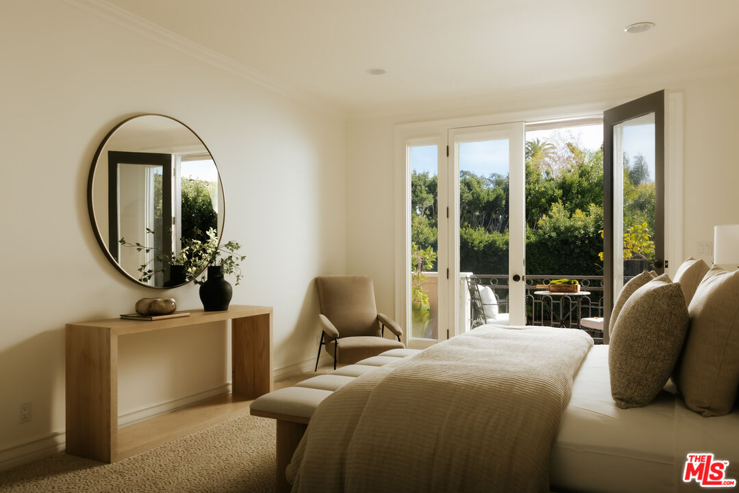 1202 San Vicente Blvd