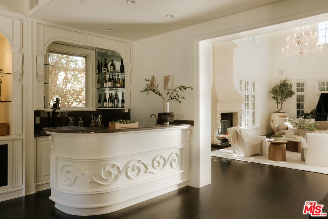 1202 San Vicente Blvd