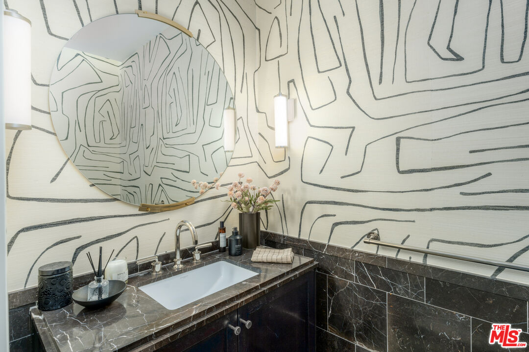 8420 W Sunset Blvd Unit: 107