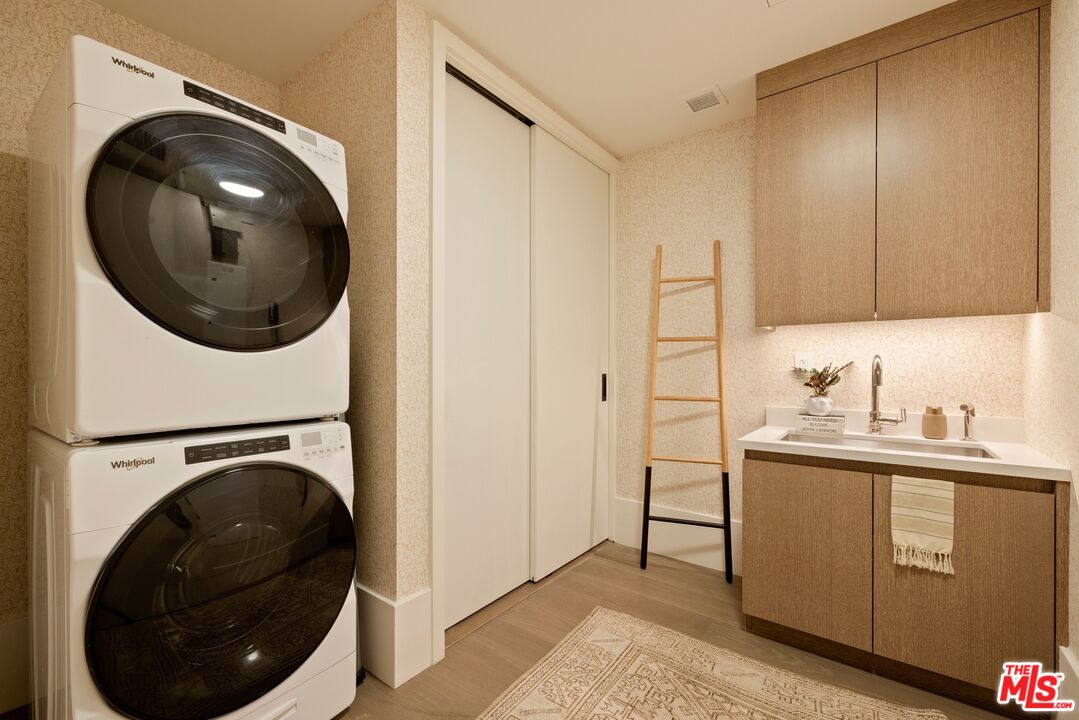 8420 W Sunset Blvd Unit: 107