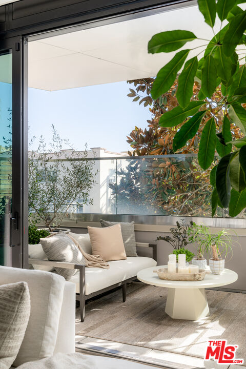 8420 W Sunset Blvd Unit: 107