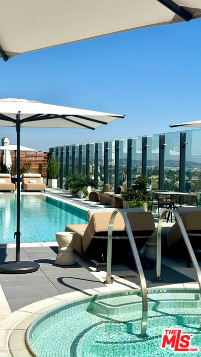 8420 W Sunset Blvd Unit: 107