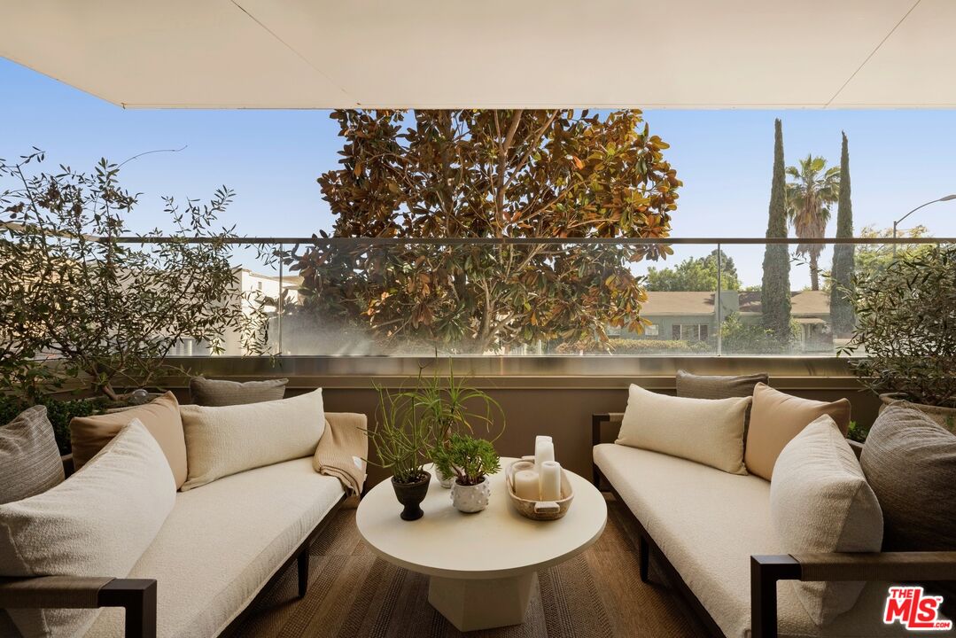 8420 W Sunset Blvd Unit: 107