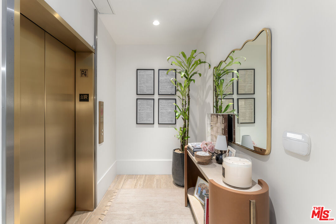 8420 W Sunset Blvd Unit: 107