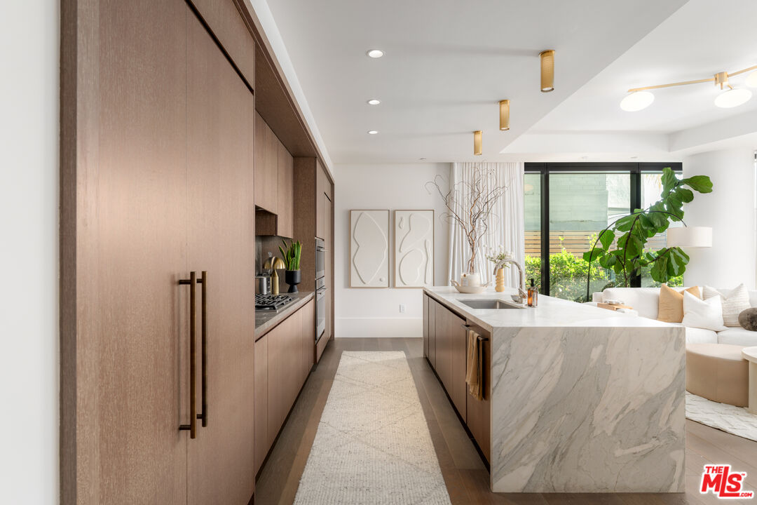 8420 W Sunset Blvd Unit: 107