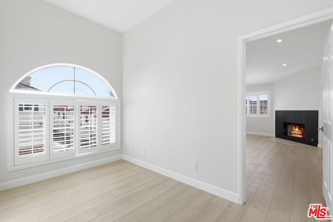 359 Westlake Vista Ln