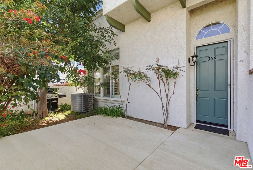 359 Westlake Vista Ln