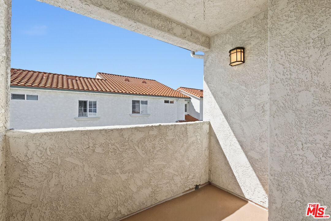 359 Westlake Vista Ln