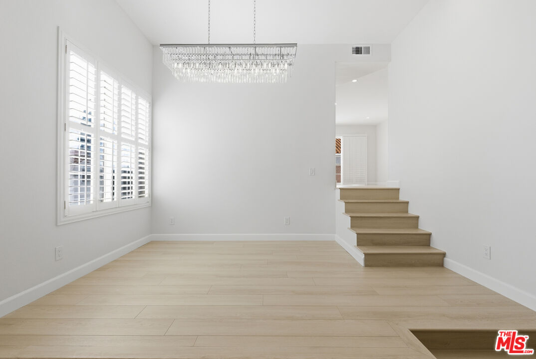 359 Westlake Vista Ln