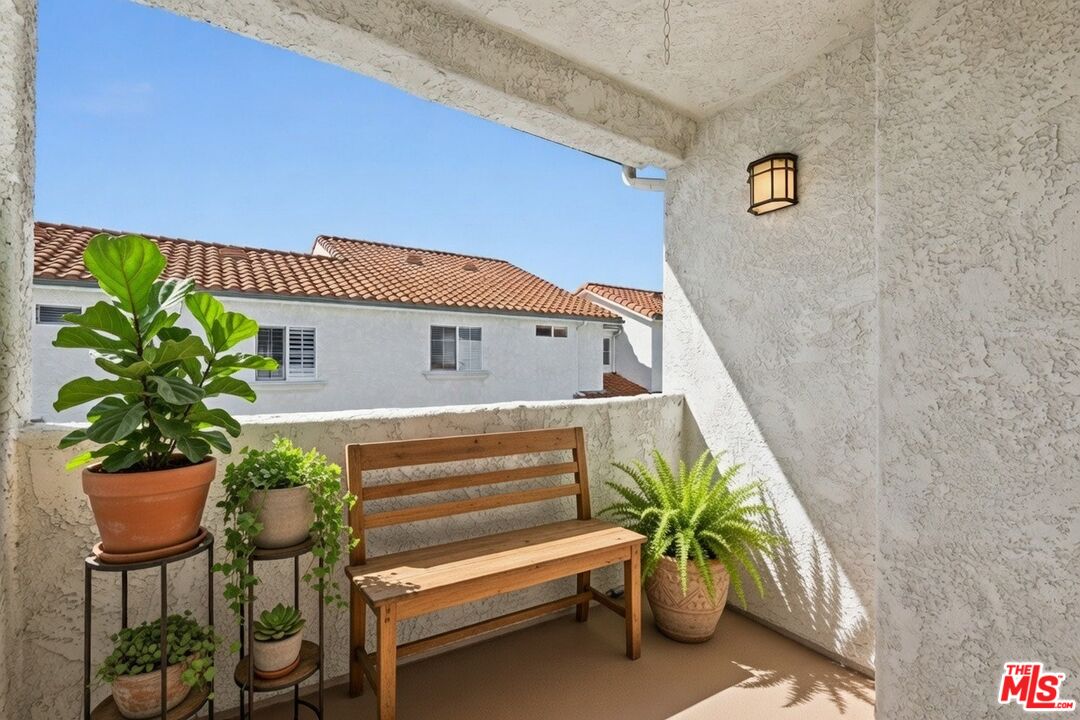 359 Westlake Vista Ln