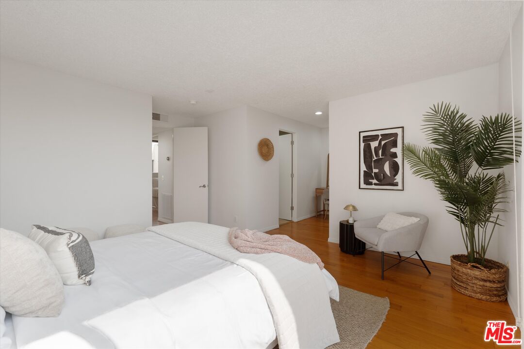 484 E California Blvd Unit: 36