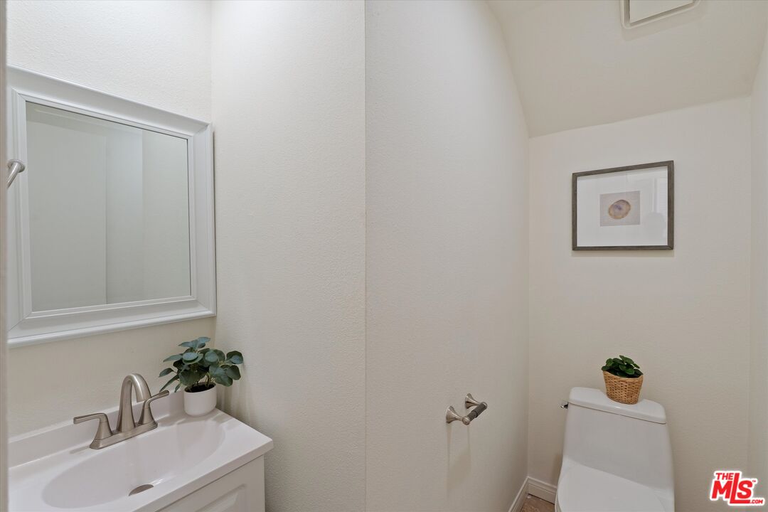 484 E California Blvd Unit: 36