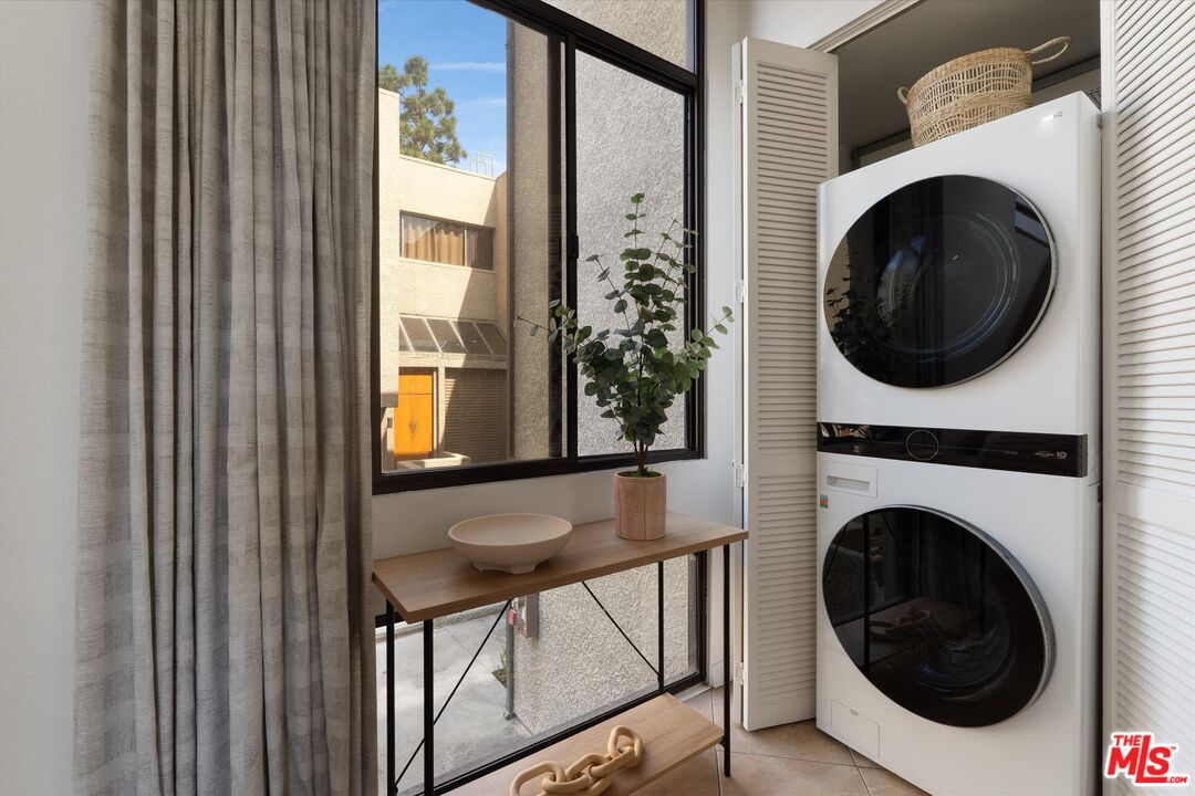 484 E California Blvd Unit: 36