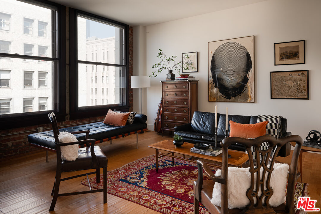 460 S Spring St Unit: 1015