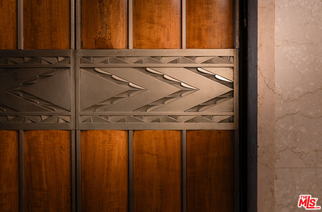 460 S Spring St Unit: 1015