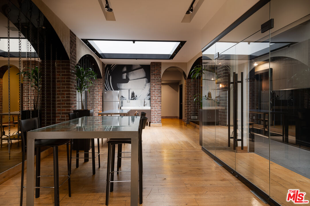 460 S Spring St Unit: 1015