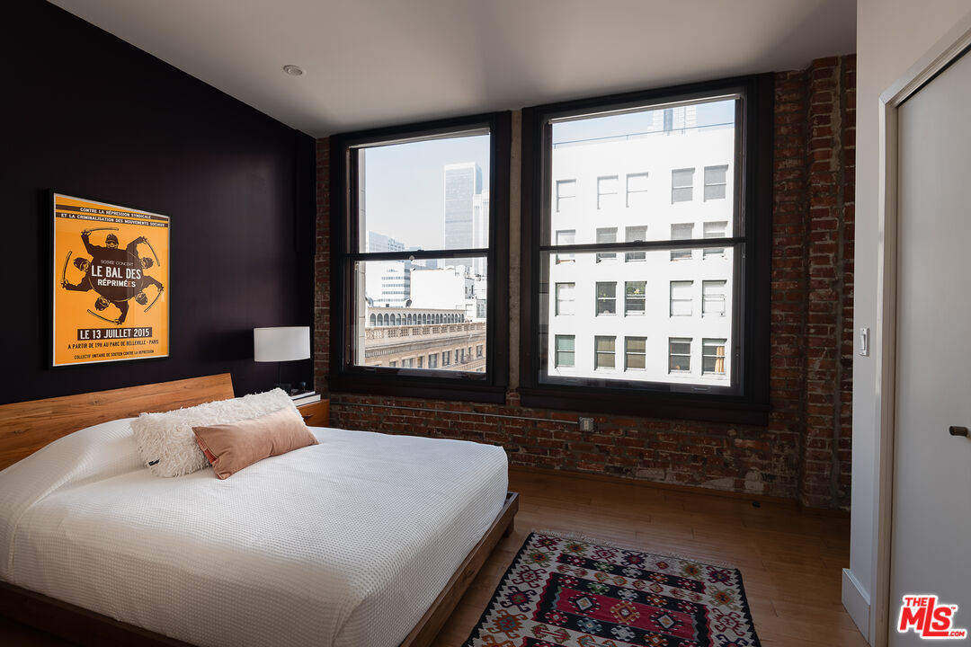 460 S Spring St Unit: 1015