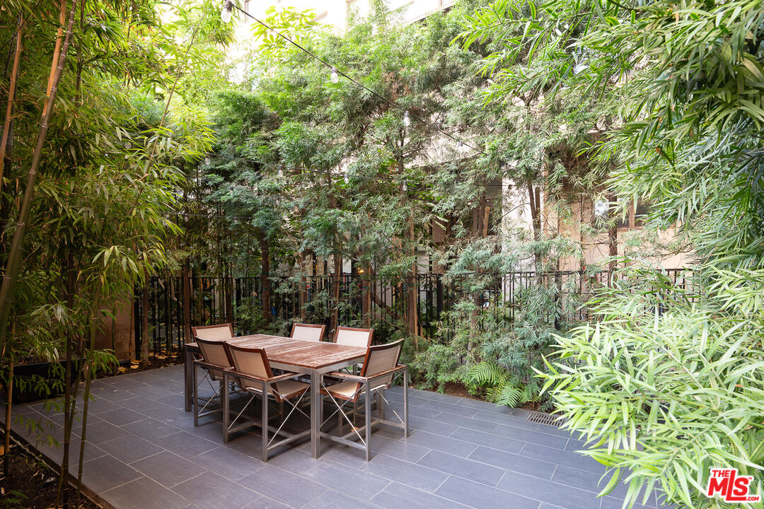 460 S Spring St Unit: 1015