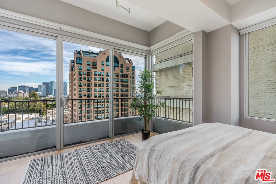 10501 Wilshire Blvd Unit: 1012