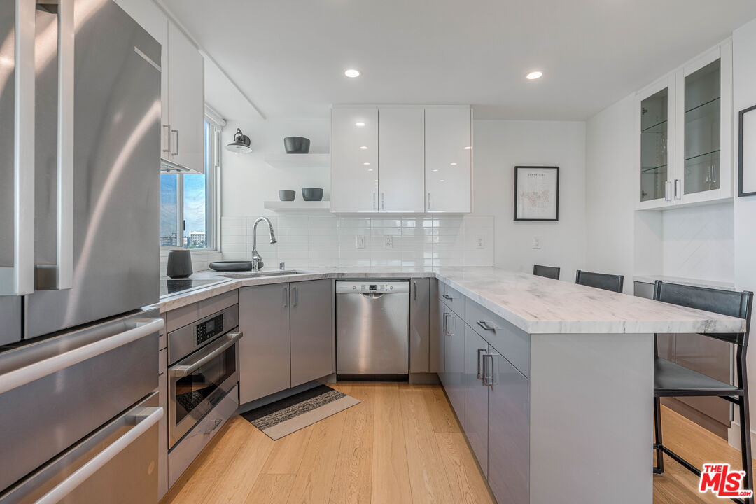 10501 Wilshire Blvd Unit: 1012