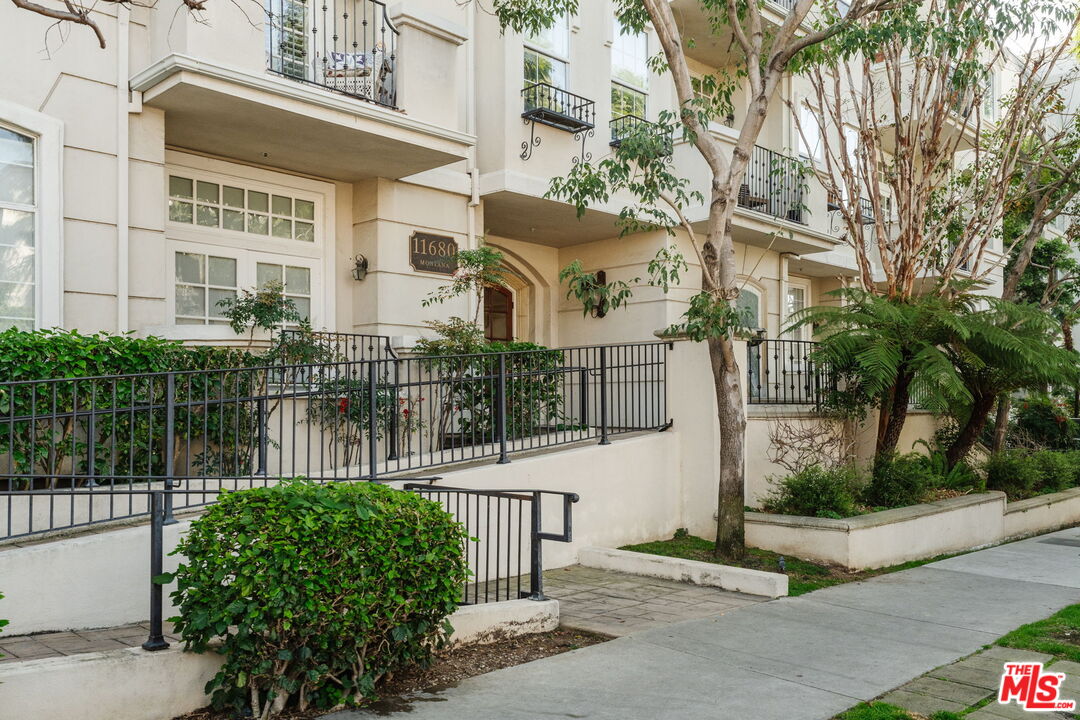 11680 Montana Ave Unit: 203