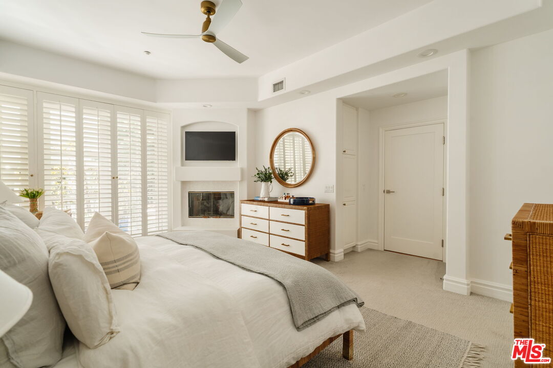 11680 Montana Ave Unit: 203