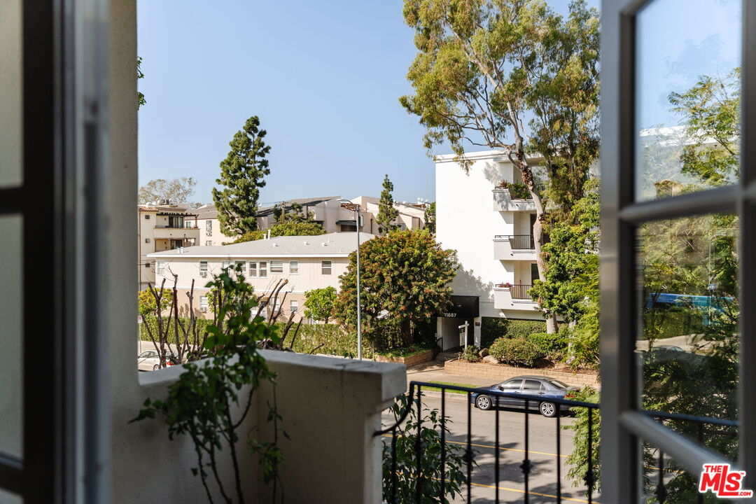 11680 Montana Ave Unit: 203