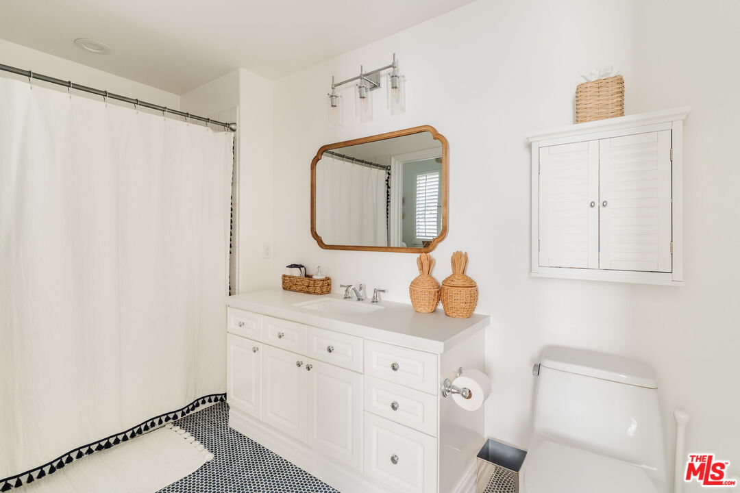 11680 Montana Ave Unit: 203