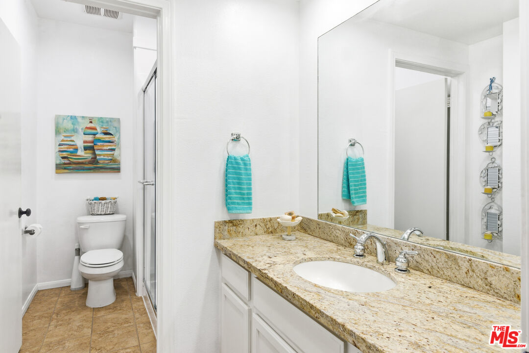 1164 Wellesley Ave Unit: 301