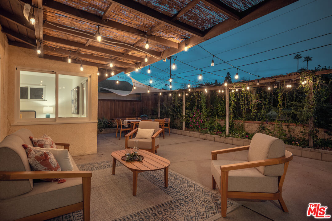 3325 Primavera St