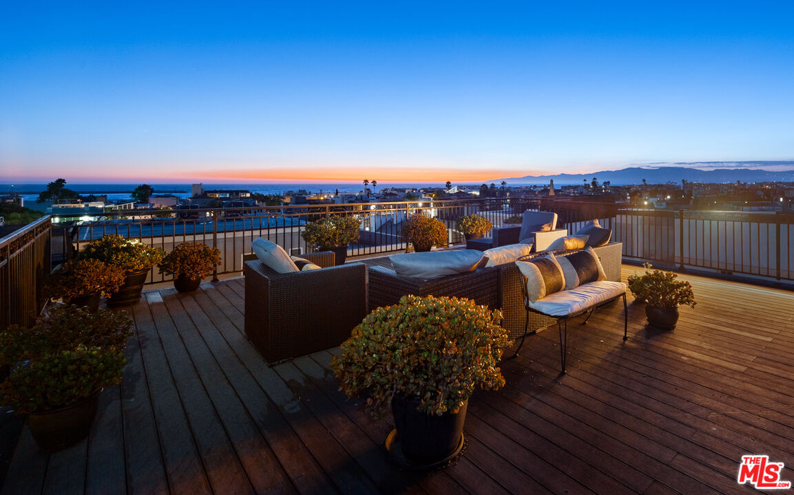 123 Channel Pointe Mall