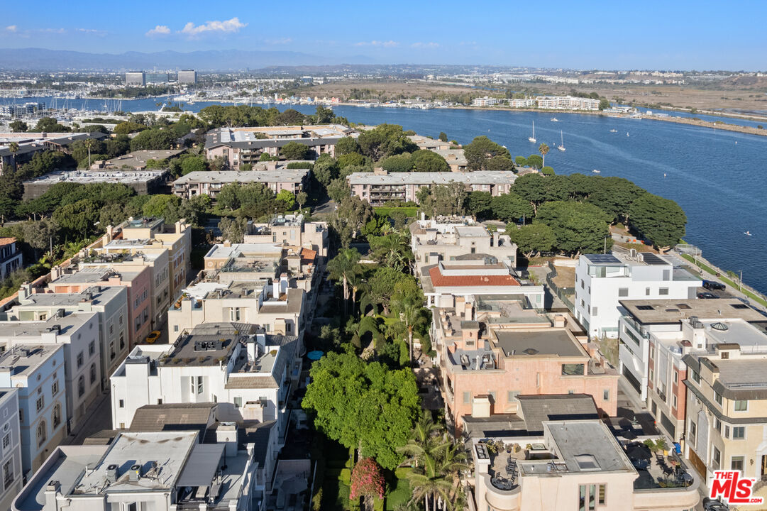 123 Channel Pointe Mall