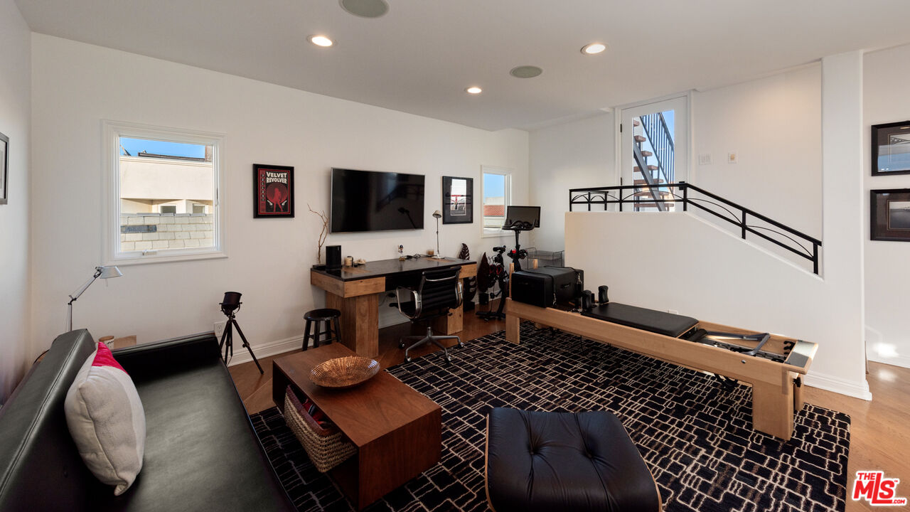 123 Channel Pointe Mall