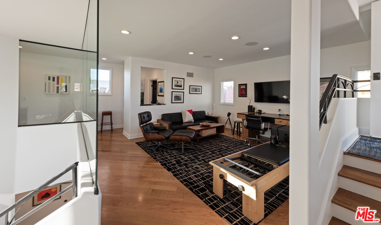 123 Channel Pointe Mall