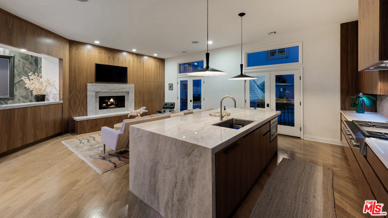 123 Channel Pointe Mall