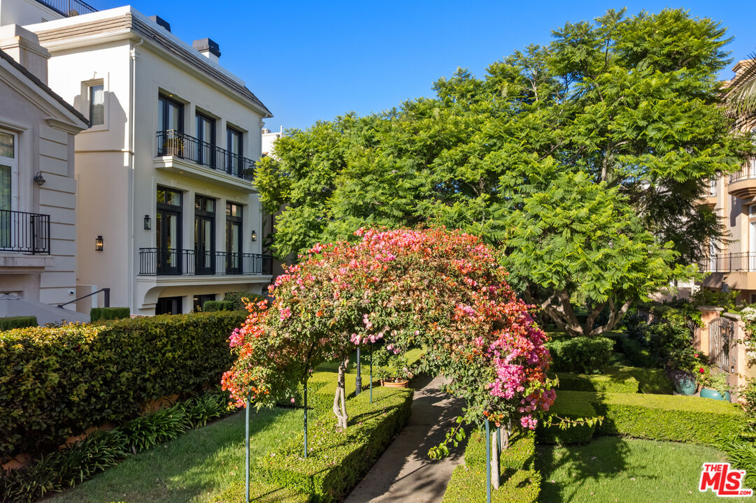 123 Channel Pointe Mall