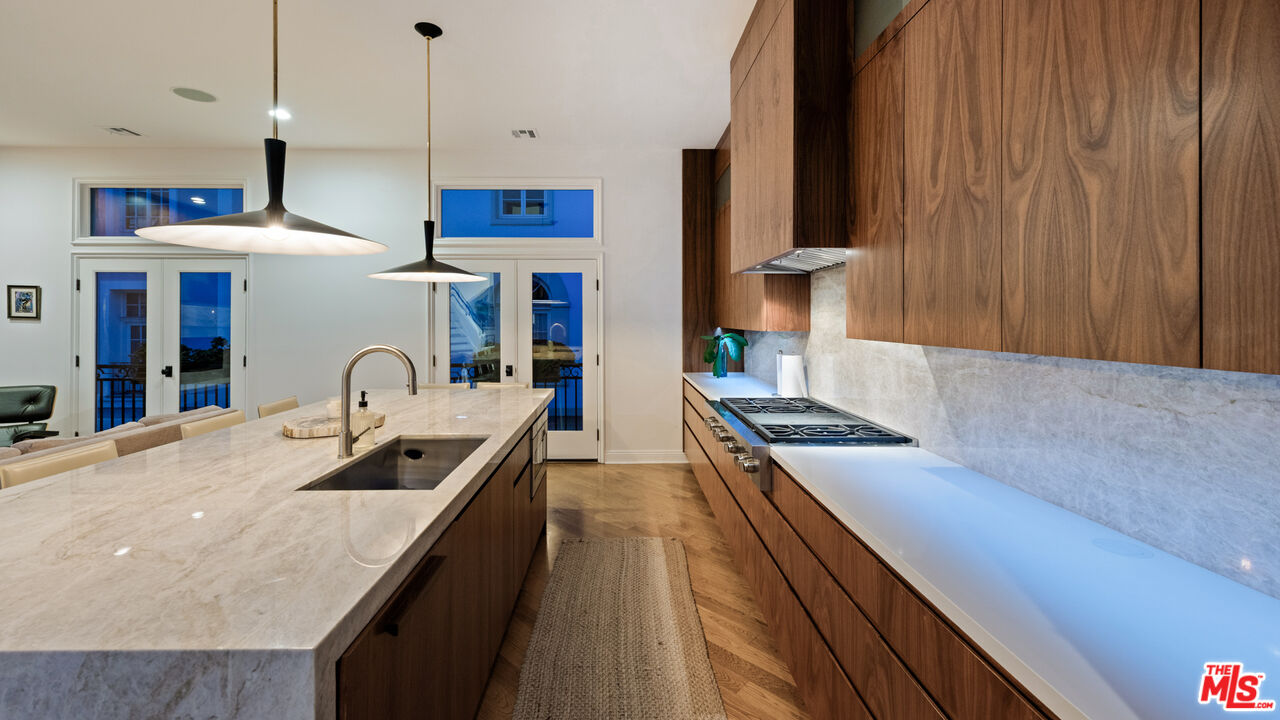 123 Channel Pointe Mall