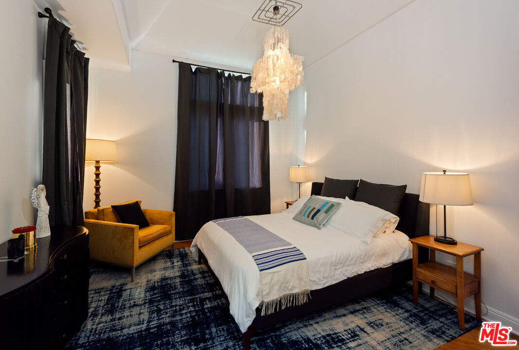 123 Channel Pointe Mall