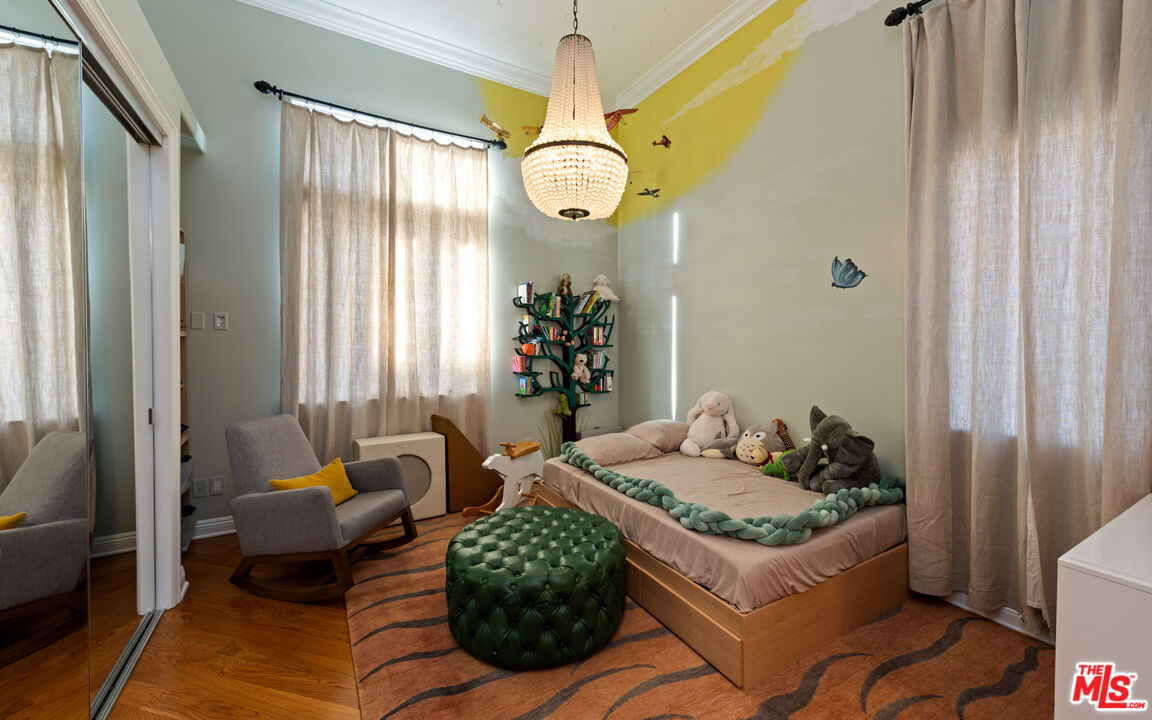 123 Channel Pointe Mall