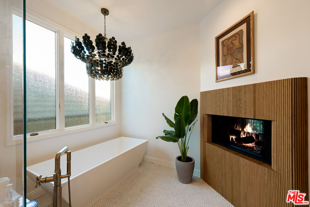 123 Channel Pointe Mall