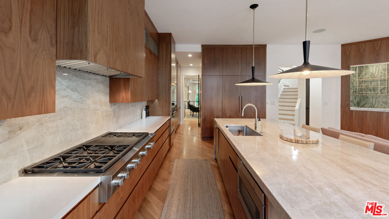 123 Channel Pointe Mall