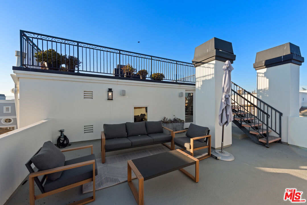 123 Channel Pointe Mall