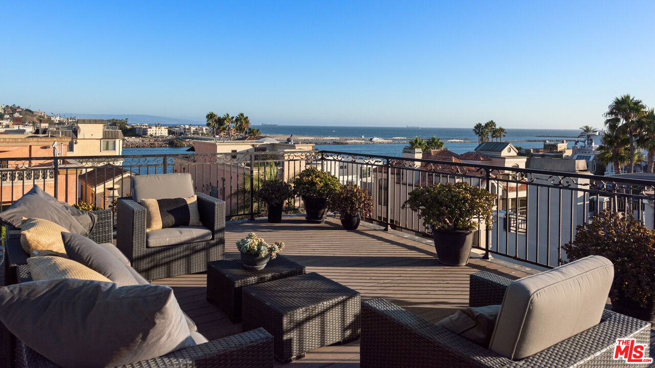 123 Channel Pointe Mall