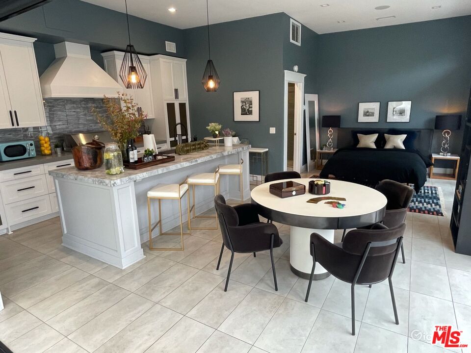 1524 N Sierra Bonita Ave