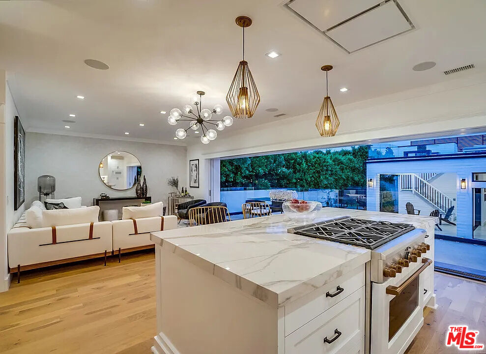 1524 N Sierra Bonita Ave